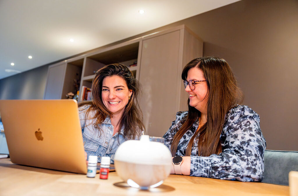 Wat zijn essentiële oliën en hoe gebruik je ze in jouw dagelijkse selfcare?